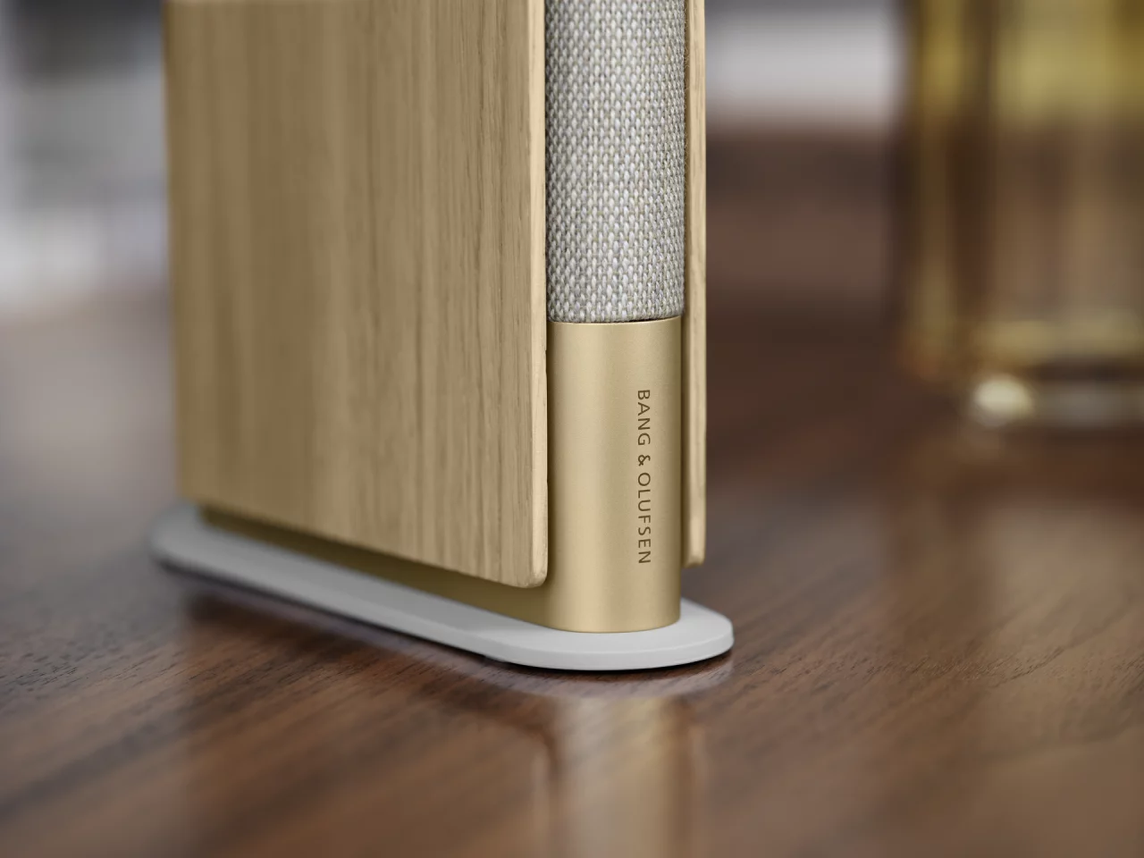 B&O reimagines the bookshelf speaker with the Beosound Emerge B&O reimagines the bookshelf speaker with the Beosound Emerge